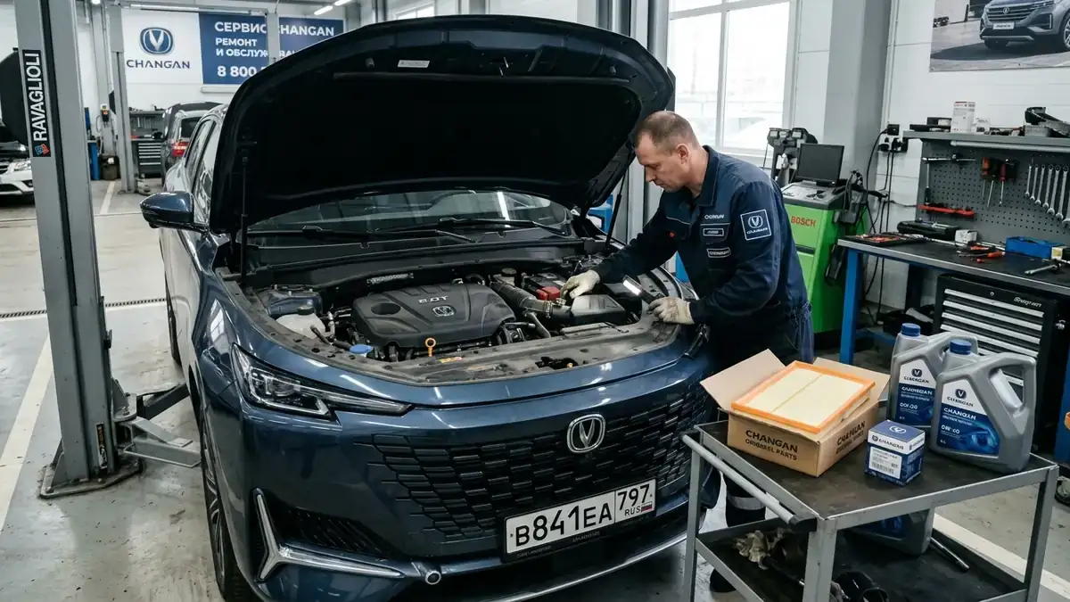 Осмотр моторного отсека и регламентная замена фильтров на кроссовере Changan UNI-K 2.0T