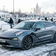 Почему медленно заряжается электромобиль зимой